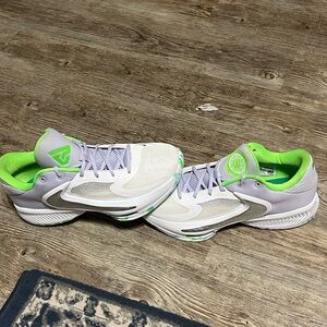 Nike, men’s size 10.5, (used) lightly worn